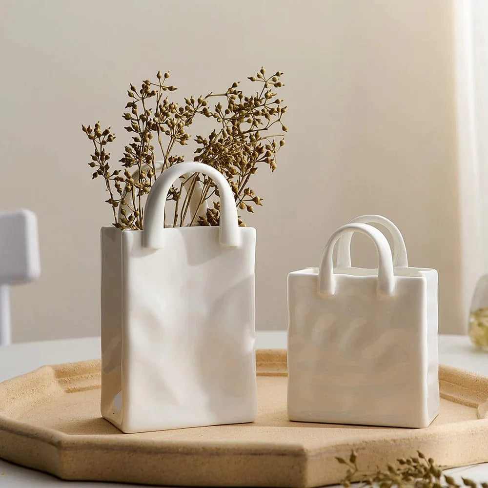 Originelle Vase in Form einer Handtasche 